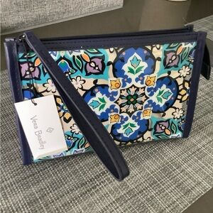 Vera Bradley Clear Beach Wristlet Lisbon Medallion Cool NWT